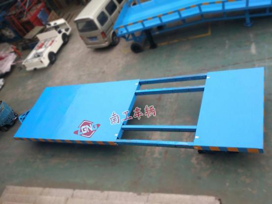 平板车 15吨伸缩型米兰（中国）