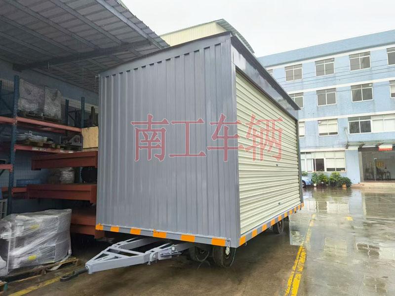 10吨箱式米兰（中国）两侧带卷帘门 牵引雨篷拖车