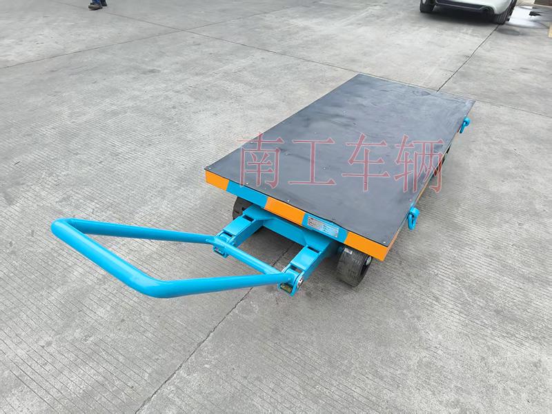 3吨小型米兰（中国） 带橡胶垫工具车
