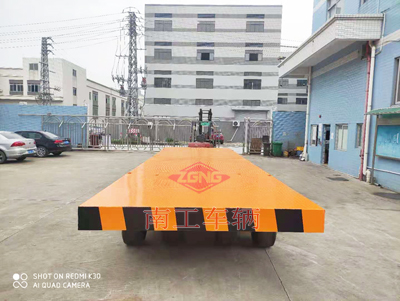 30吨重型米兰（中国）带四个转盘2I.jpg