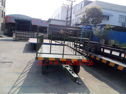 军绿色5吨护栏式米兰（中国）3I.jpg
