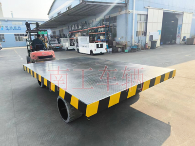 30吨重型米兰（中国） 环保实心轮胎3I.jpg