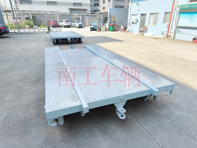 船体艉段运输米兰（中国）2I.jpg