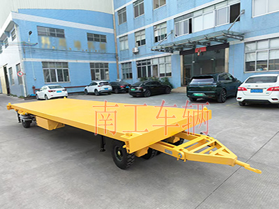 10吨米兰（中国）带液压支腿伸缩梯工具车3I.jpg