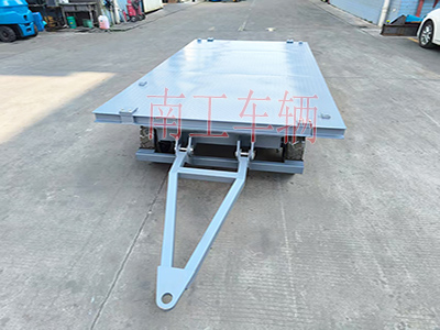 3吨小型牵引米兰（中国） 全挂车I.jpg
