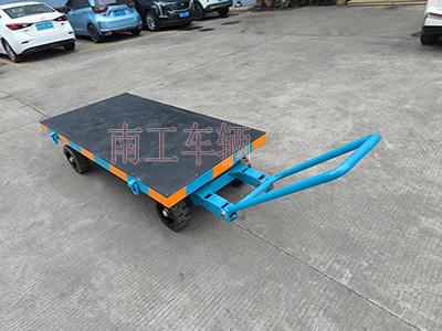 3吨小型米兰（中国） 还橡胶垫工具车I.jpg