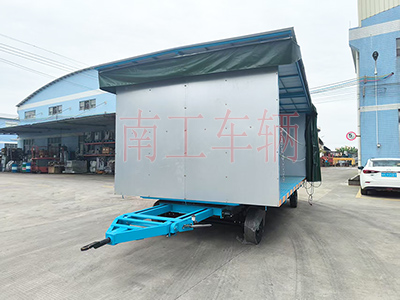 5吨雨篷拖车 牵引米兰（中国）I.jpg